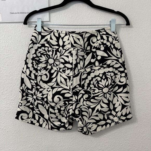 Maeve Anthropologie Womens Black White Floral Shorts Size 4P Boho Classic Modern - Picture 3 of 6